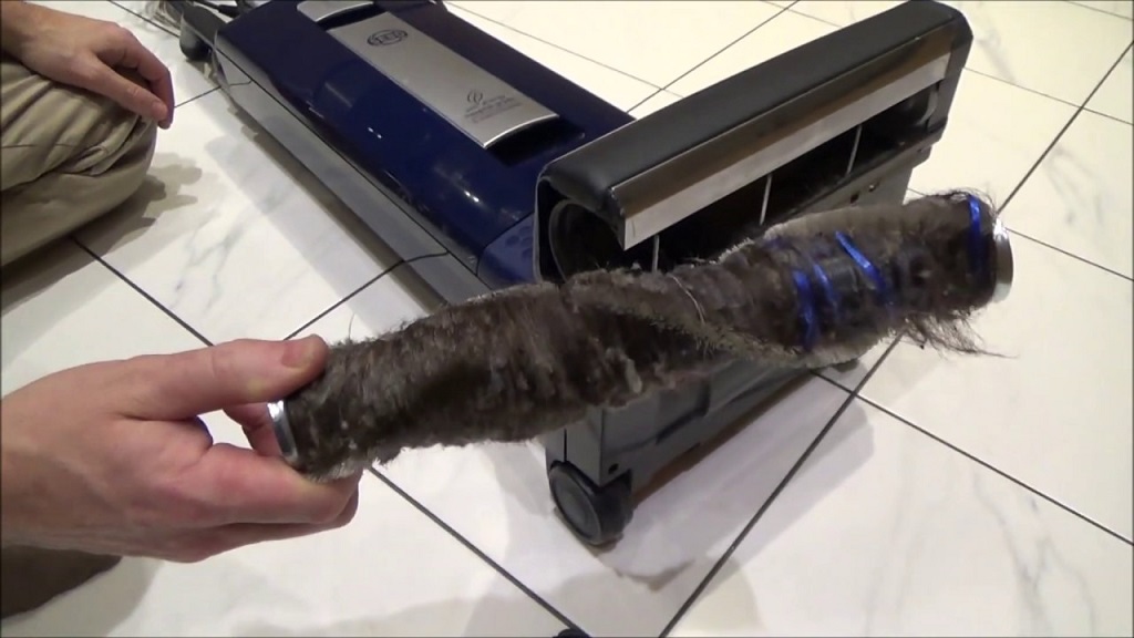 Vacuum Cleaner Roller Packed with Hair Removal